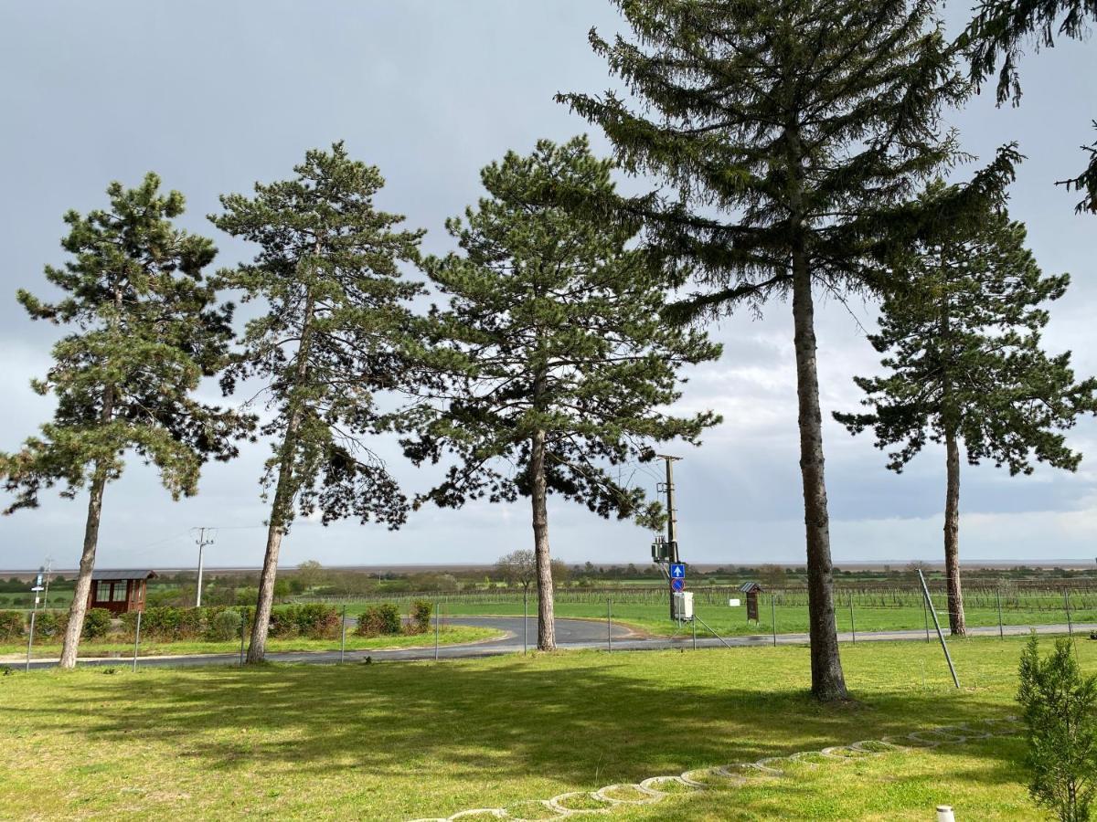 Harol Home & Bike Fertőrákos Exteriör bild